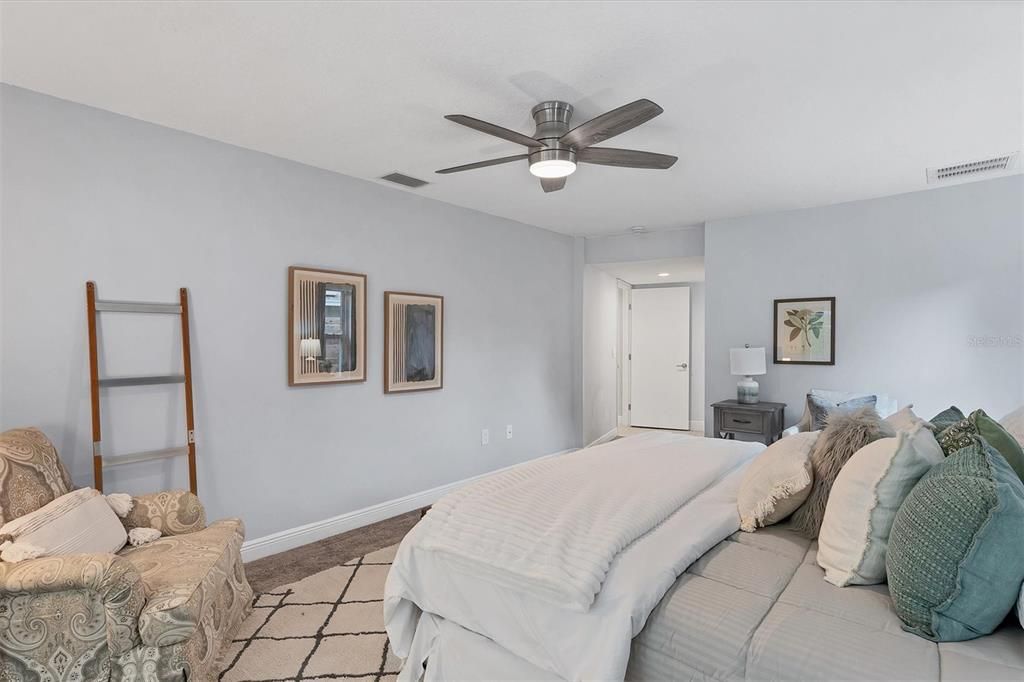 Active With Contract: $879,000 (4 beds, 2 baths, 2594 Square Feet)