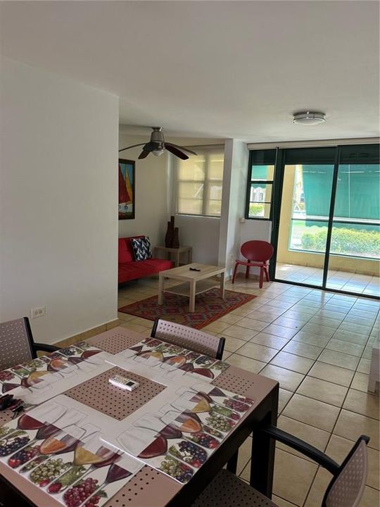 出租: $1,900 (3 贝兹, 2 浴室, 1168 平方英尺)