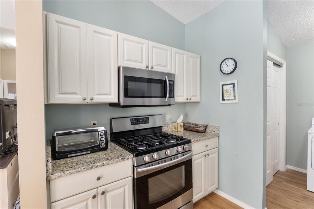 Active With Contract: $315,000 (2 beds, 2 baths, 1188 Square Feet)