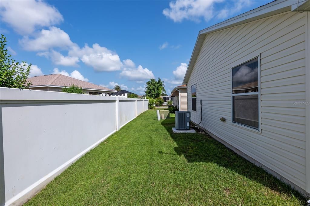 Active With Contract: $315,000 (2 beds, 2 baths, 1188 Square Feet)