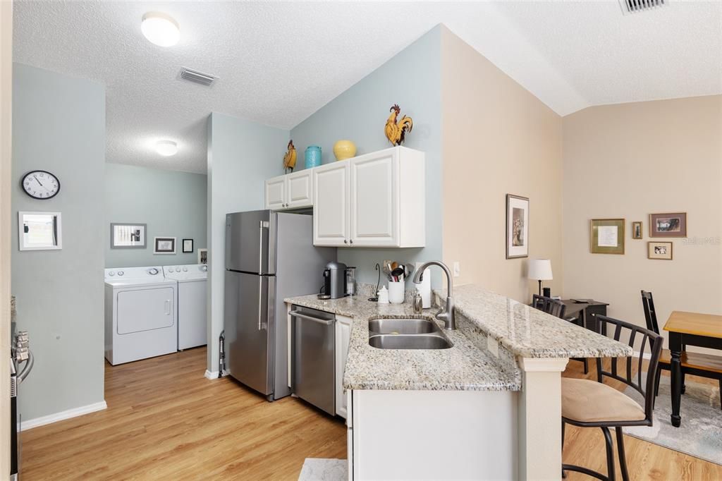 Active With Contract: $315,000 (2 beds, 2 baths, 1188 Square Feet)