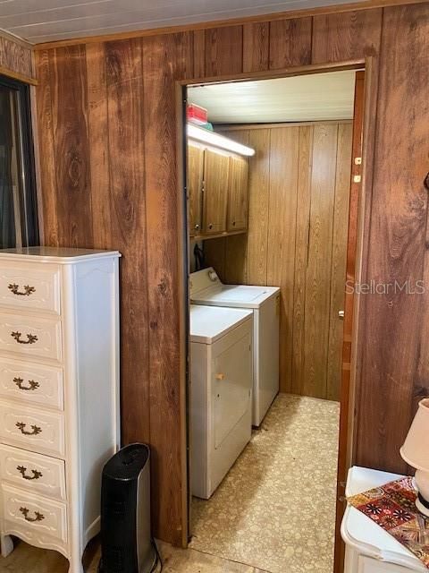 Entrance to Laundry room from Florida room