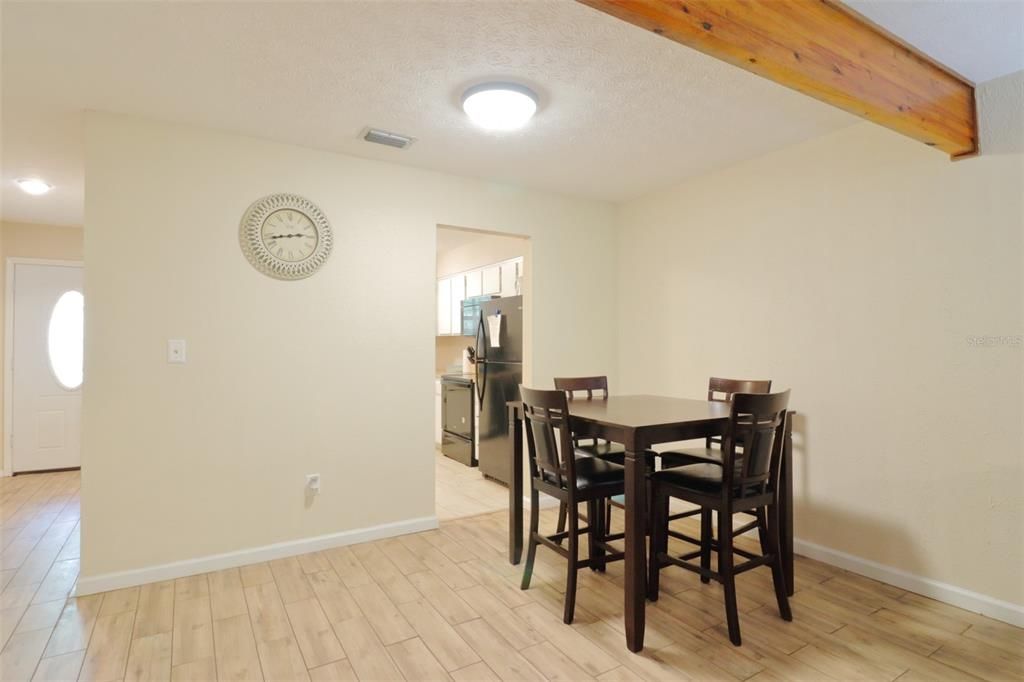 For Sale: $199,000 (2 beds, 2 baths, 1056 Square Feet)