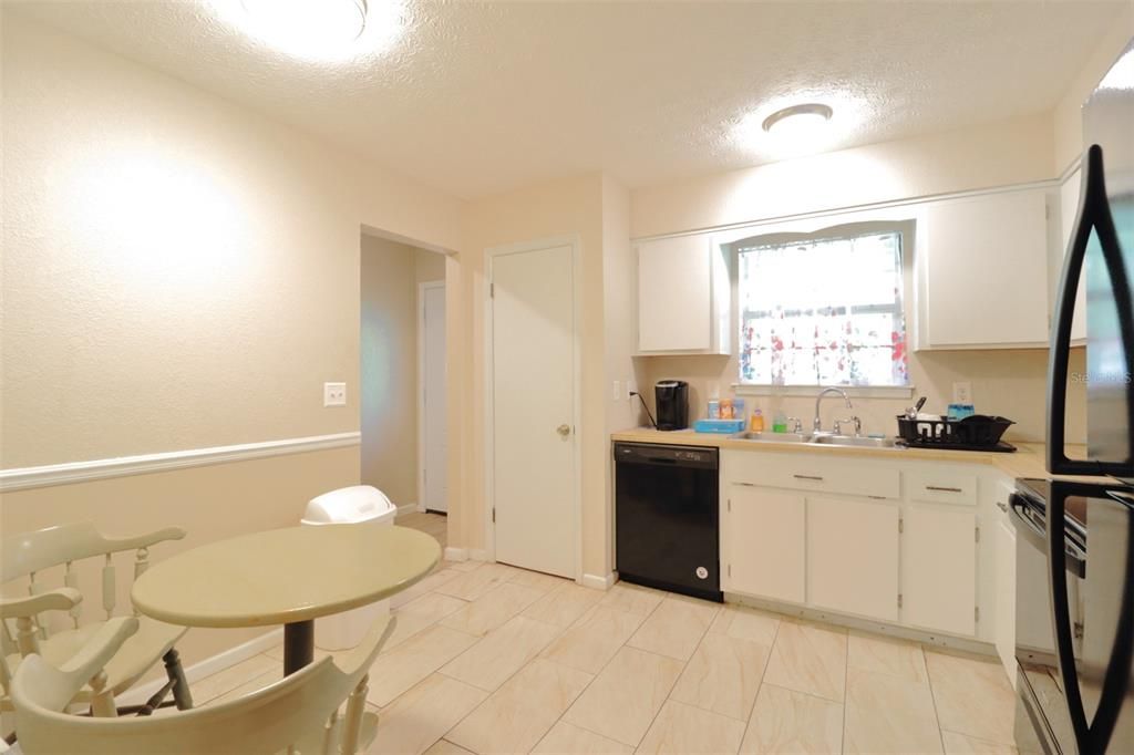 For Sale: $199,000 (2 beds, 2 baths, 1056 Square Feet)