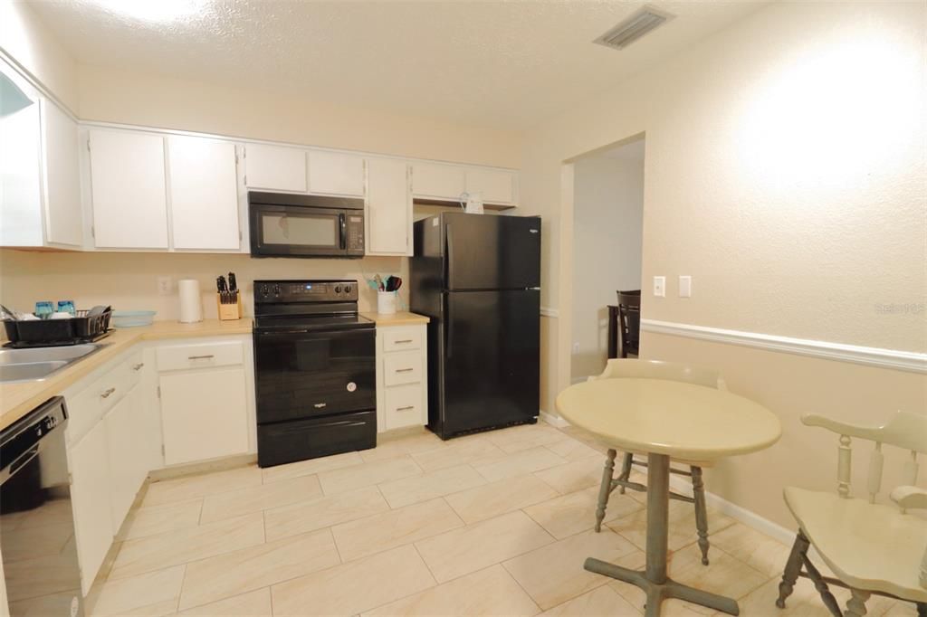 For Sale: $199,000 (2 beds, 2 baths, 1056 Square Feet)