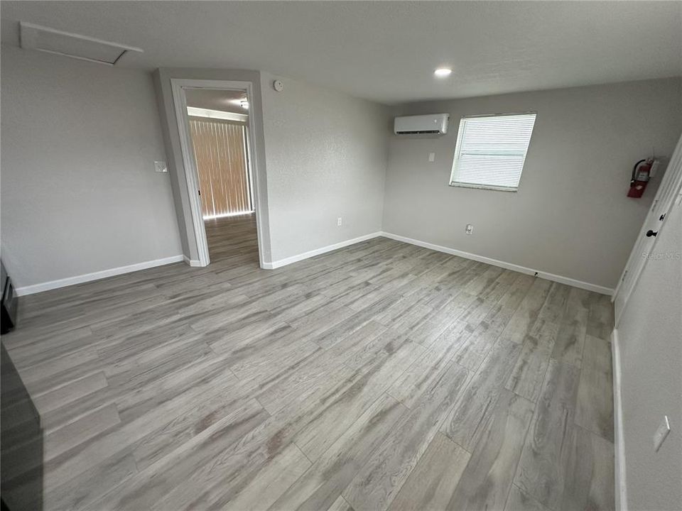 For Rent: $1,095 (1 beds, 1 baths, 650 Square Feet)