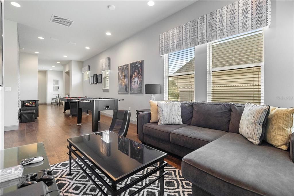 Active With Contract: $899,000 (5 beds, 5 baths, 3783 Square Feet)