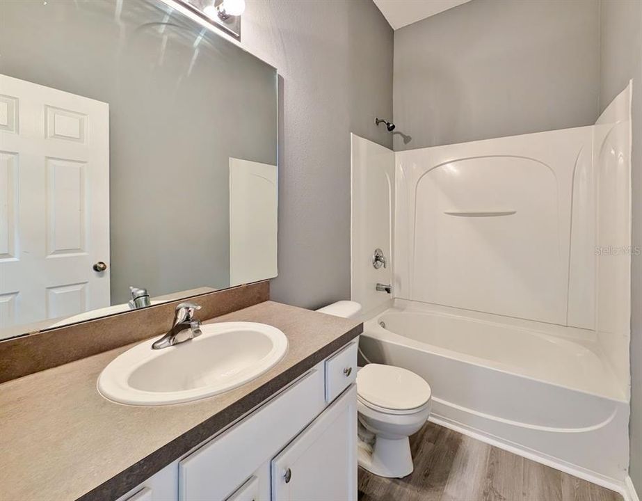 For Sale: $260,000 (2 beds, 2 baths, 1327 Square Feet)