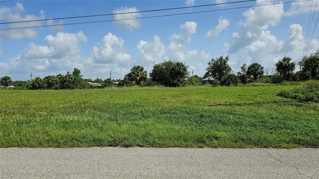 En Venta: $49,900 (0.23 acres)