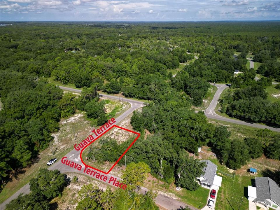 На продажу: $15,900 (0.24 acres)