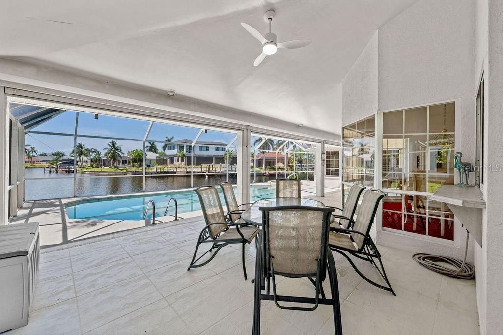 Large Lanai overlooking the pool