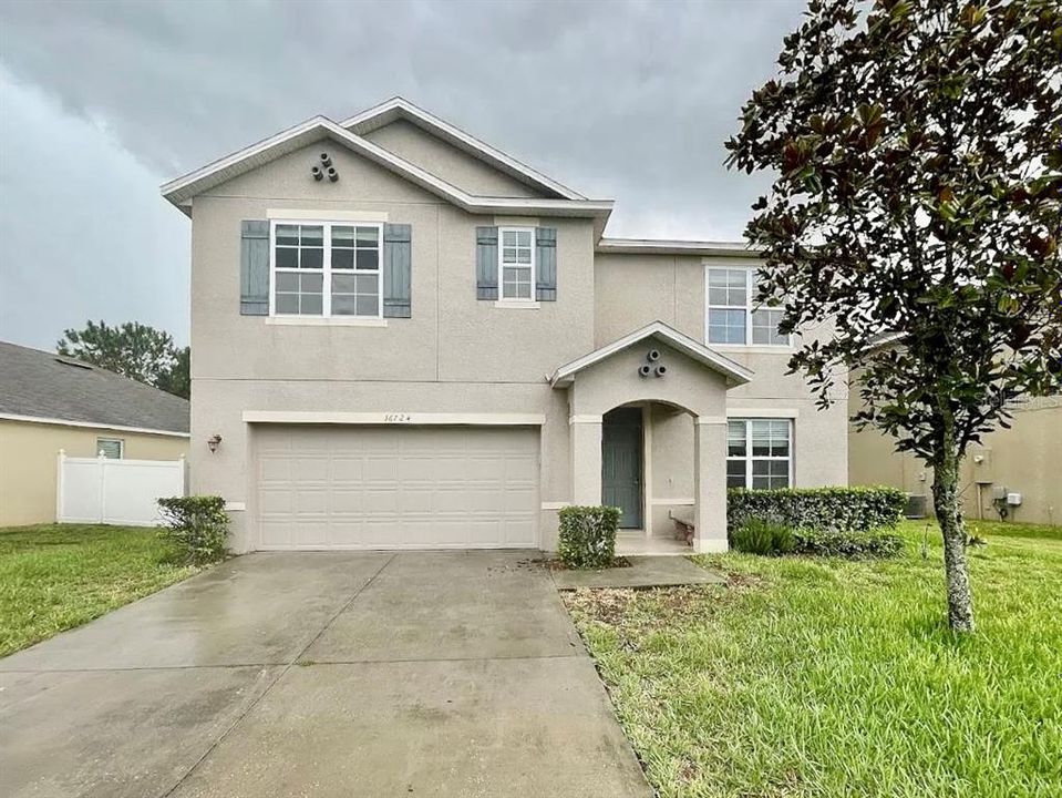 Recently Rented: $2,490 (5 beds, 3 baths, 2594 Square Feet)