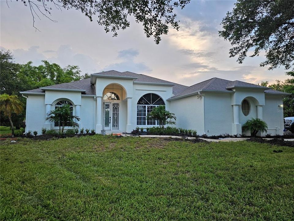 For Sale: $695,000 (3 beds, 2 baths, 1994 Square Feet)