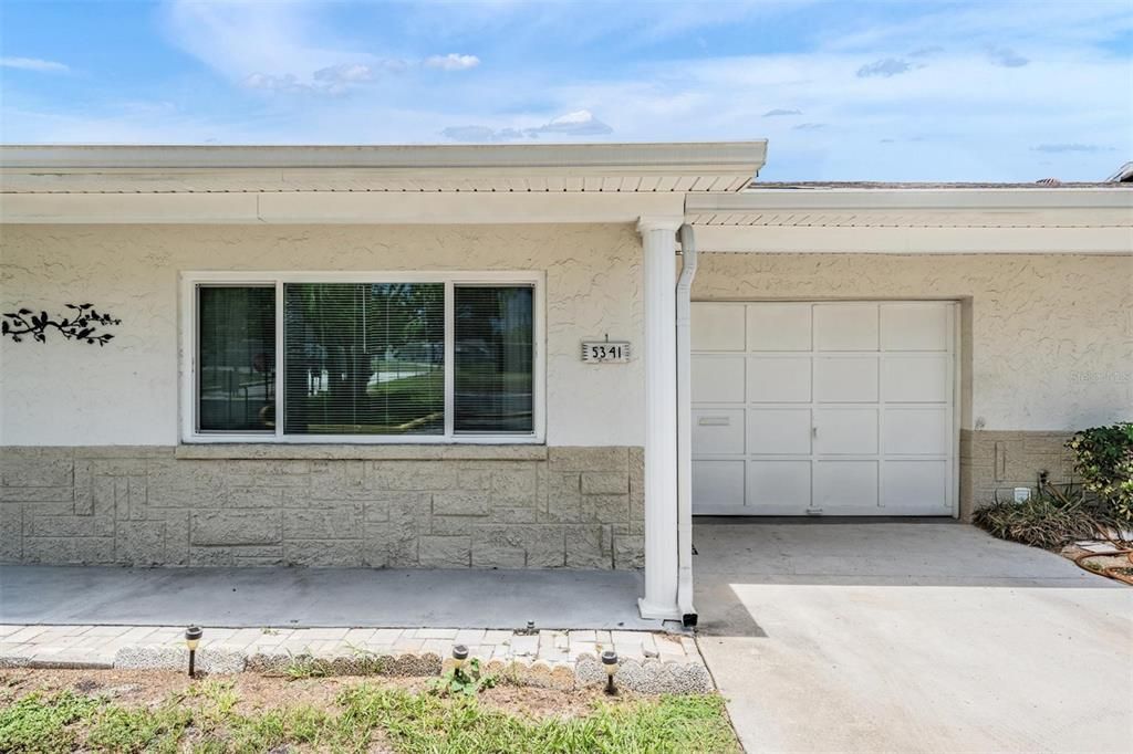 Active With Contract: $169,900 (2 beds, 2 baths, 1094 Square Feet)