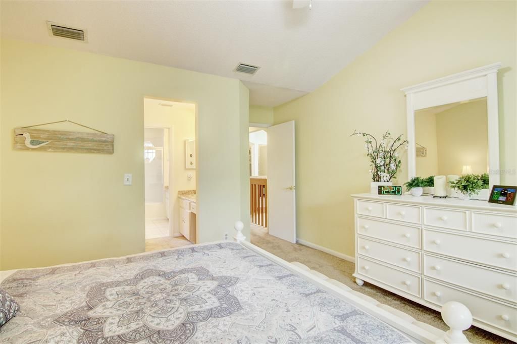 For Sale: $379,500 (2 beds, 2 baths, 1659 Square Feet)