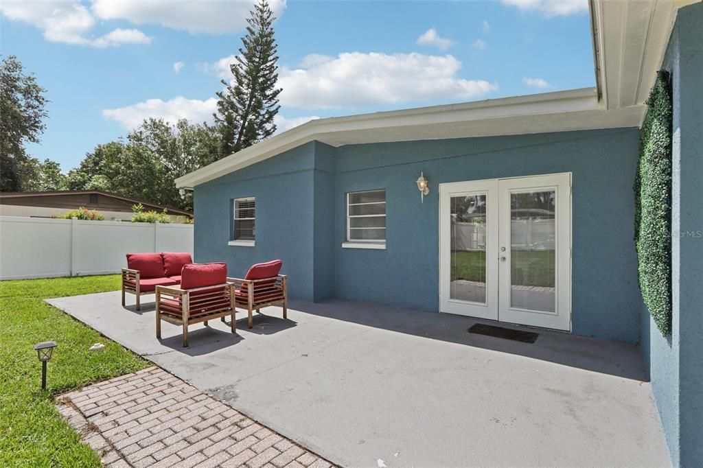 Active With Contract: $410,000 (3 beds, 2 baths, 1248 Square Feet)