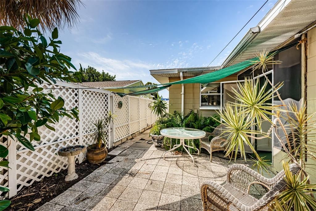 TENANT'S OUTDOOR LAUNDRY AREA