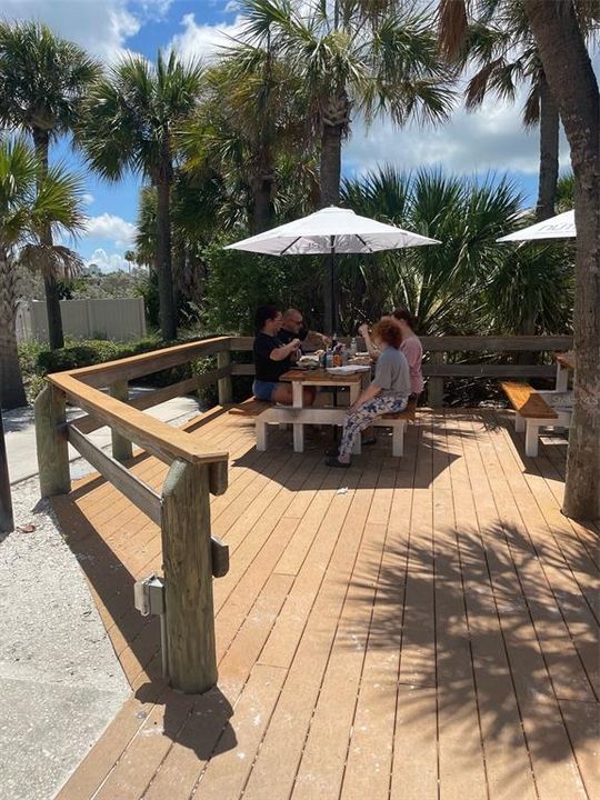 DINE ON THE DOCK OF PARADISE GRILL