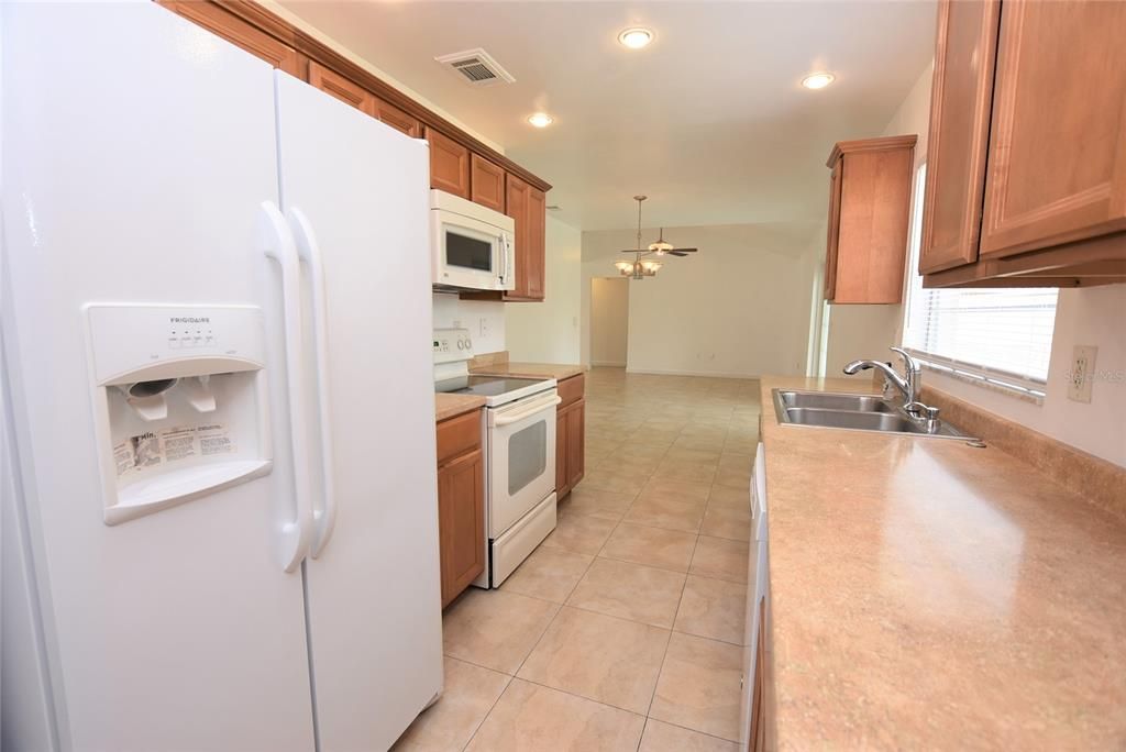 For Rent: $1,795 (3 beds, 2 baths, 1424 Square Feet)