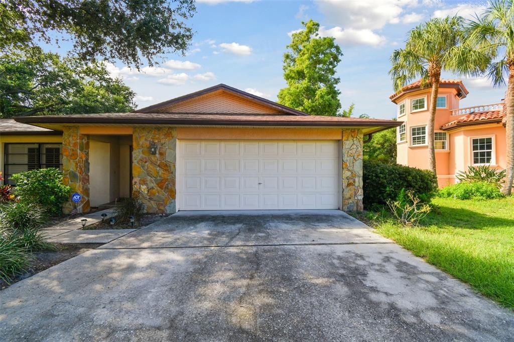 For Sale: $560,000 (3 beds, 2 baths, 1833 Square Feet)