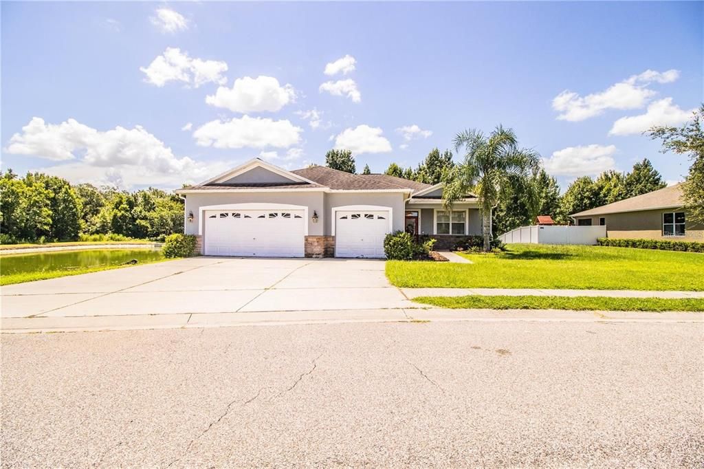 For Sale: $354,900 (3 beds, 2 baths, 1937 Square Feet)