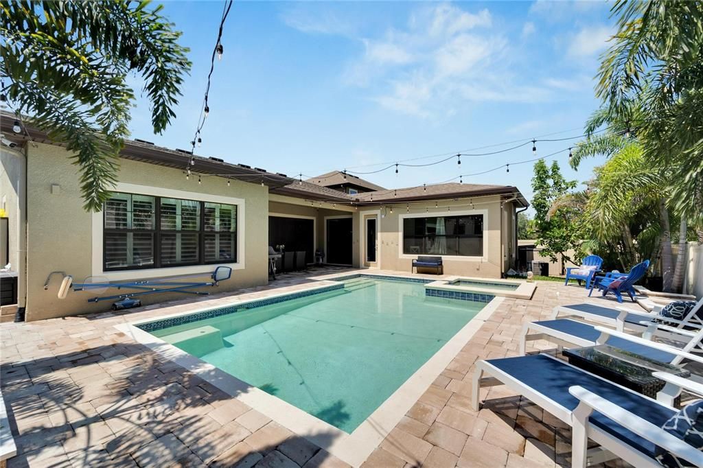 Active With Contract: $780,000 (5 beds, 3 baths, 2618 Square Feet)