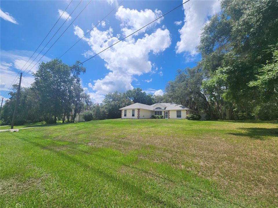 Active With Contract: $305,500 (3 beds, 2 baths, 1631 Square Feet)