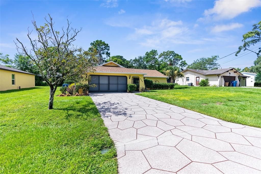 Active With Contract: $310,000 (3 beds, 2 baths, 1536 Square Feet)