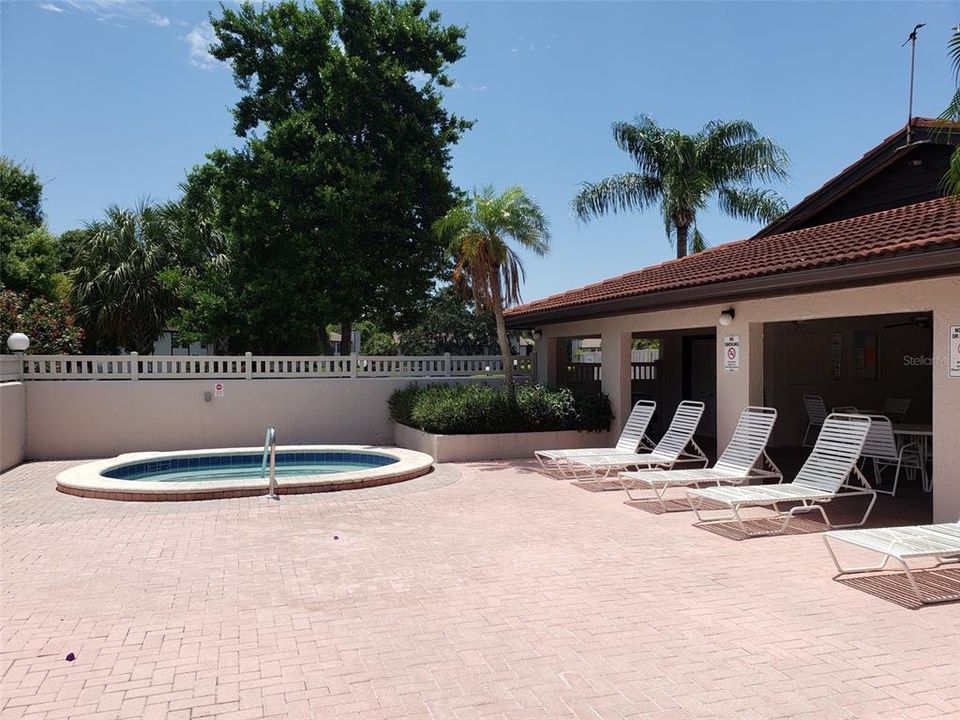 Activo con contrato: $1,200 (2 camas, 2 baños, 912 Pies cuadrados)