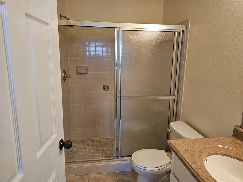 Activo con contrato: $1,200 (2 camas, 2 baños, 912 Pies cuadrados)