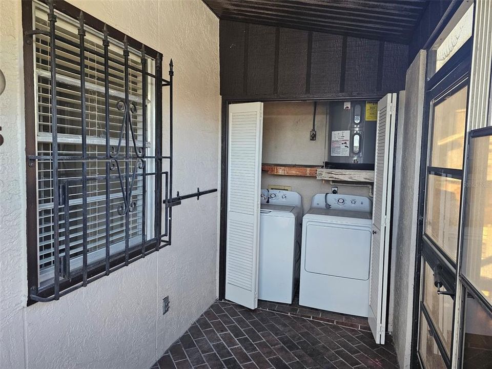 Activo con contrato: $1,200 (2 camas, 2 baños, 912 Pies cuadrados)