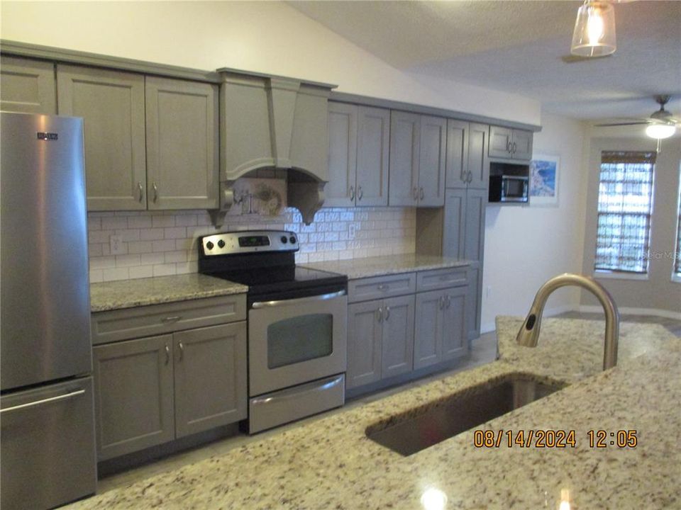 For Rent: $2,200 (2 beds, 2 baths, 1608 Square Feet)