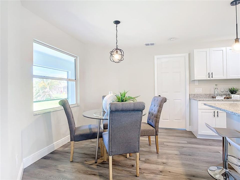 Active With Contract: $314,900 (3 beds, 2 baths, 1335 Square Feet)