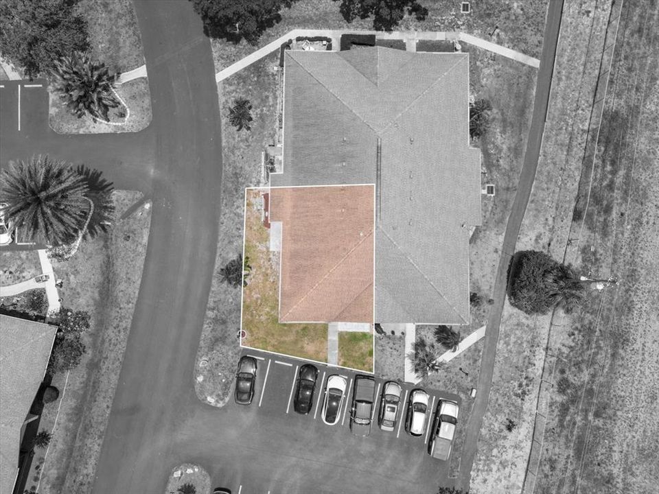 合同活跃: $158,900 (2 贝兹, 2 浴室, 1044 平方英尺)