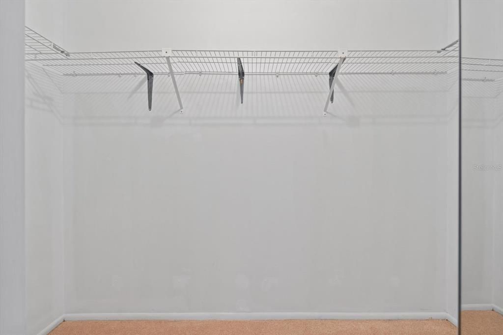 合同活跃: $158,900 (2 贝兹, 2 浴室, 1044 平方英尺)