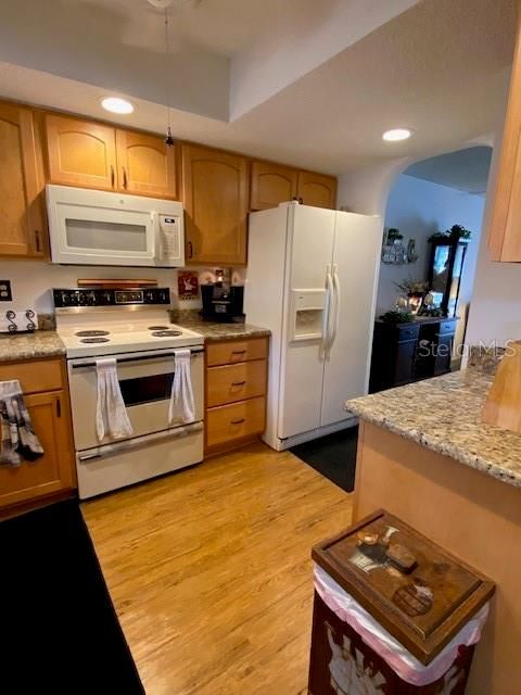 Beautiful upgraded kitchen