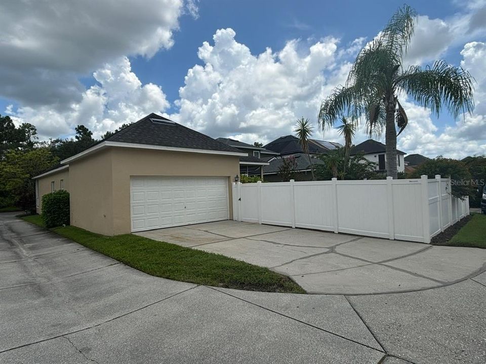 Active With Contract: $480,000 (4 beds, 3 baths, 1922 Square Feet)