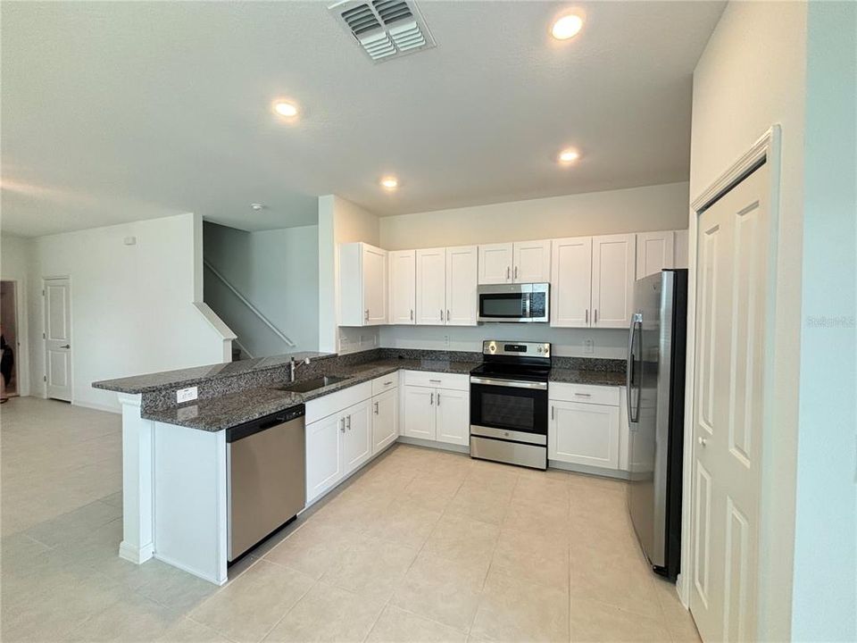 For Rent: $1,700 (2 beds, 2 baths, 1554 Square Feet)