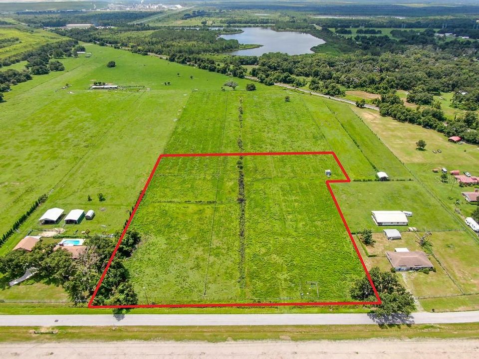 На продажу: $325,000 (6.38 acres)