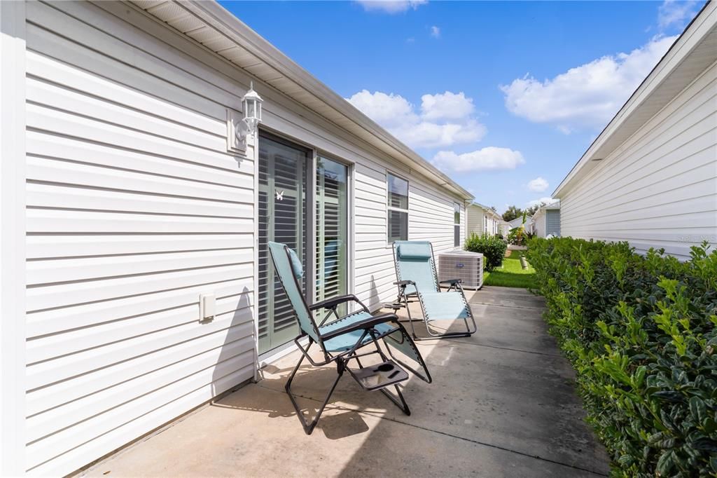 Active With Contract: $339,000 (2 beds, 2 baths, 1156 Square Feet)