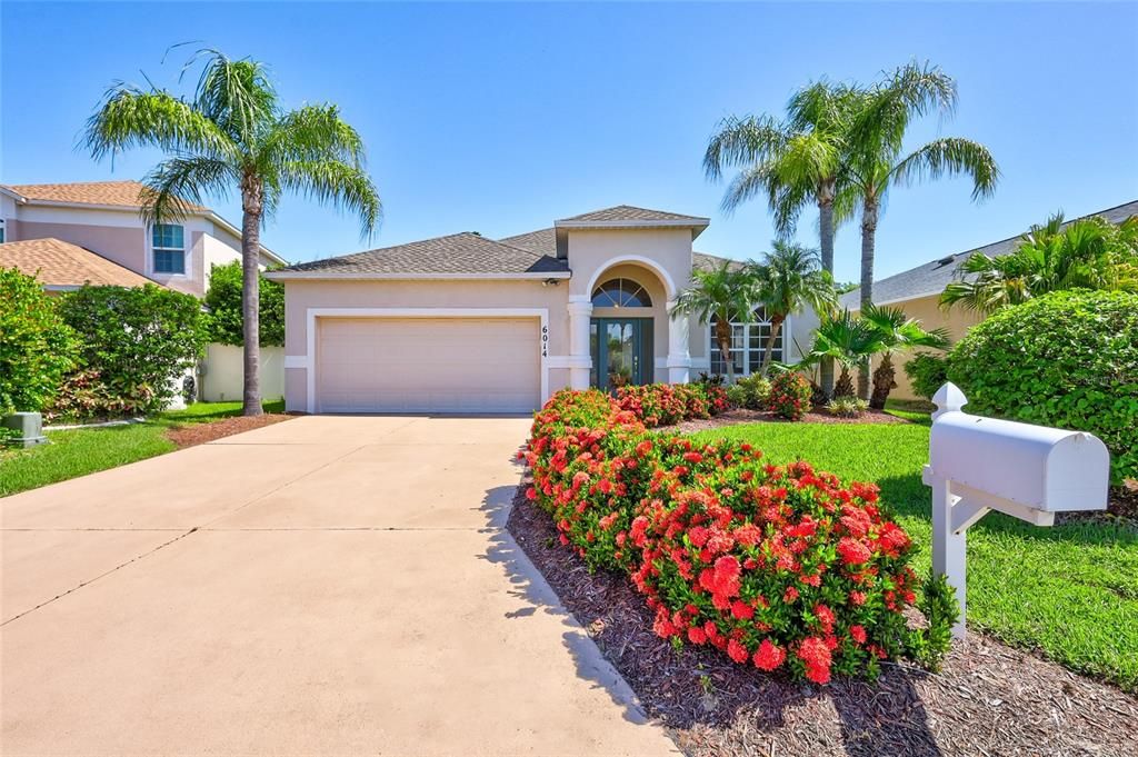 Active With Contract: $350,000 (3 beds, 2 baths, 2035 Square Feet)