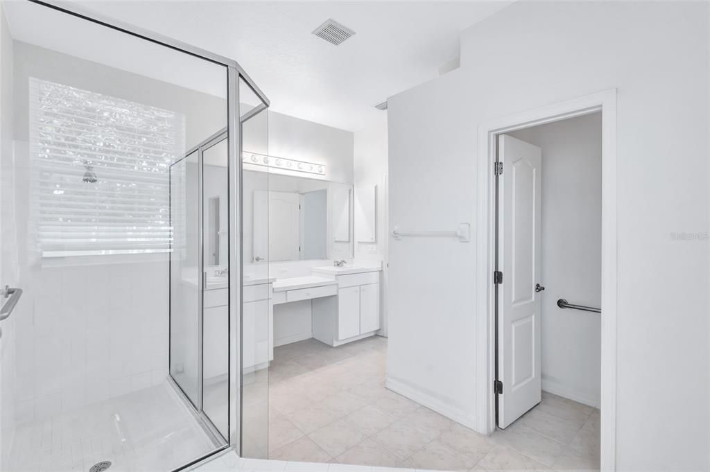 Active With Contract: $350,000 (3 beds, 2 baths, 2035 Square Feet)