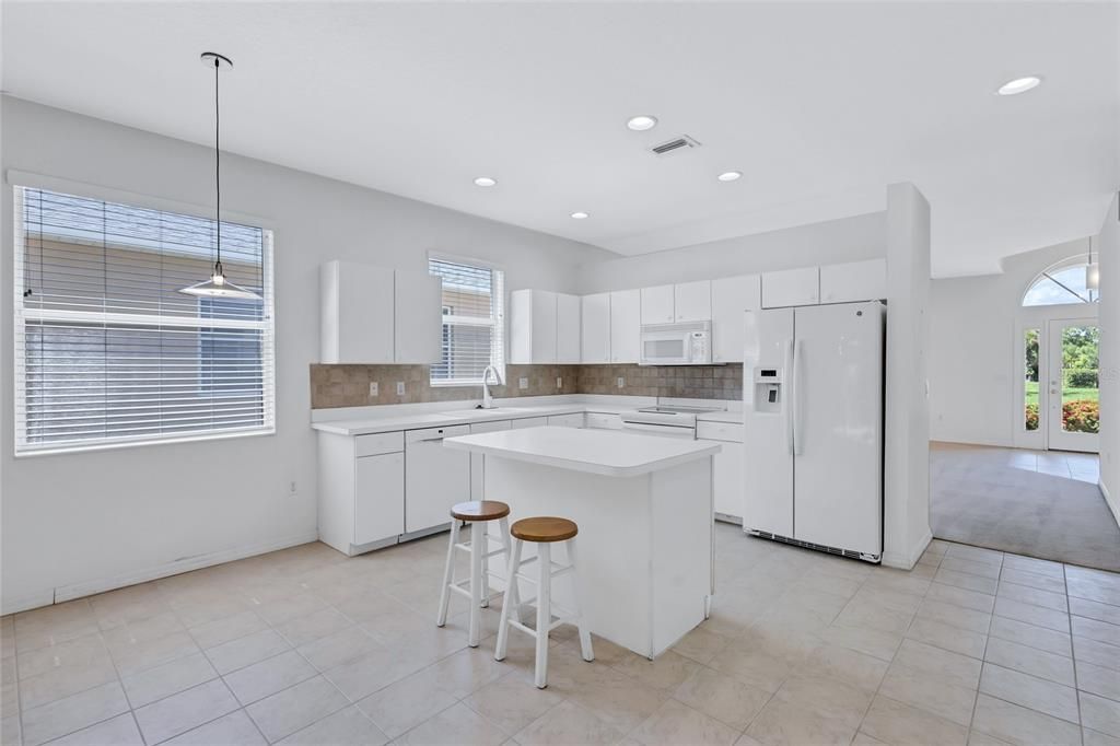 Active With Contract: $350,000 (3 beds, 2 baths, 2035 Square Feet)