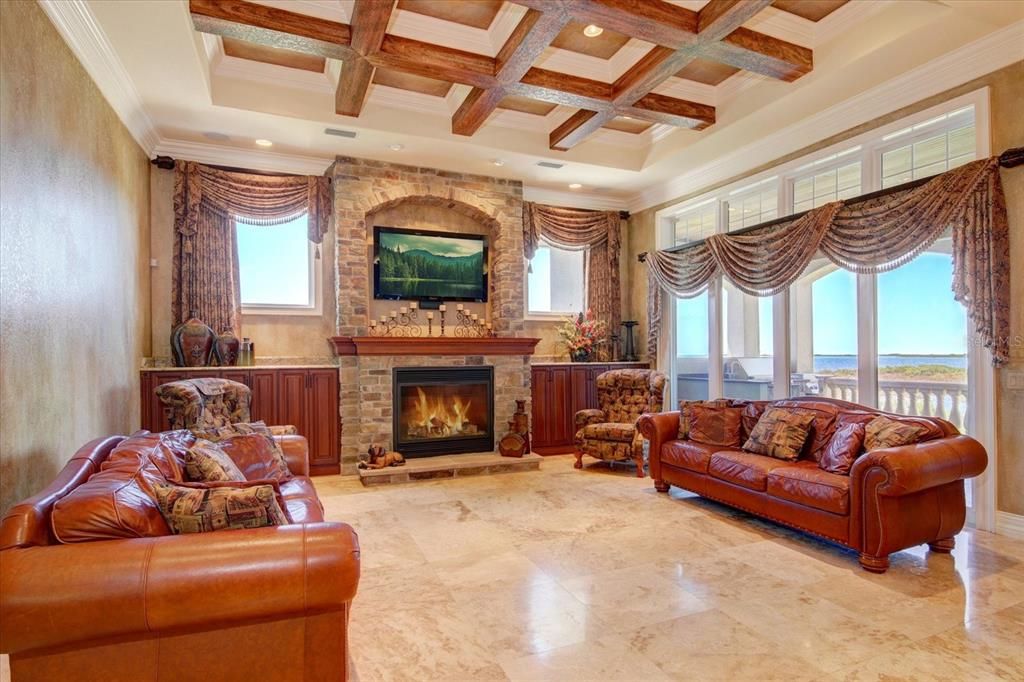 Splendid Family Room