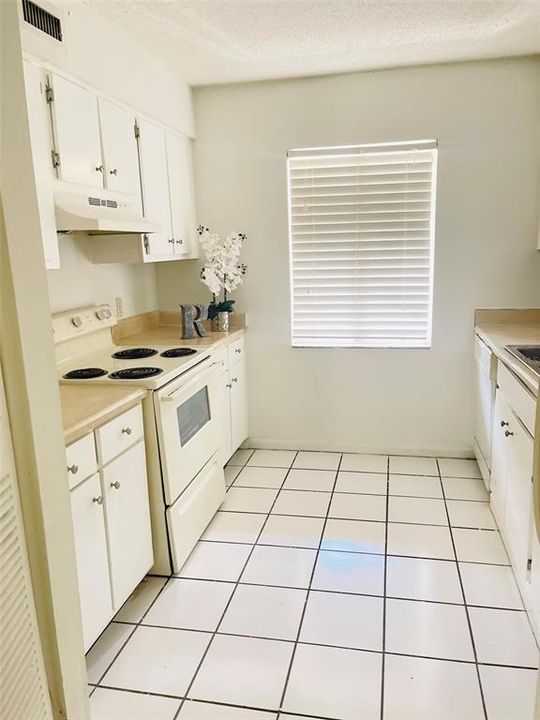 For Rent: $1,500 (2 beds, 1 baths, 936 Square Feet)