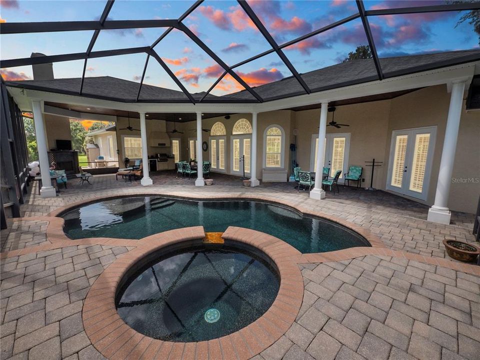 Recently Sold: $899,000 (4 beds, 2 baths, 3250 Square Feet)