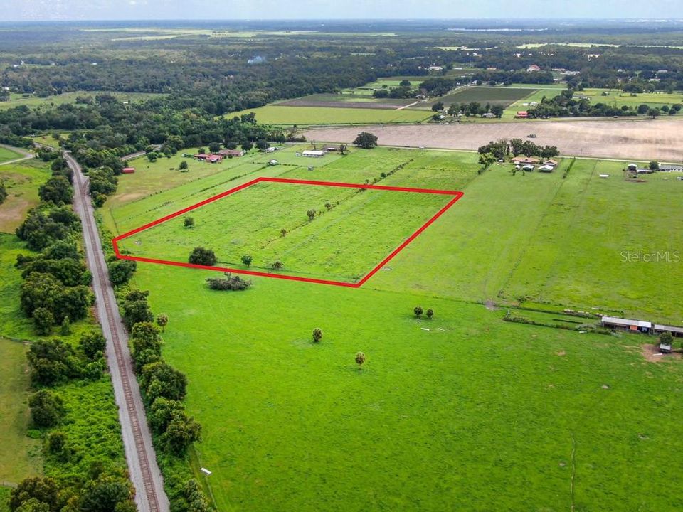 На продажу: $375,000 (7.81 acres)