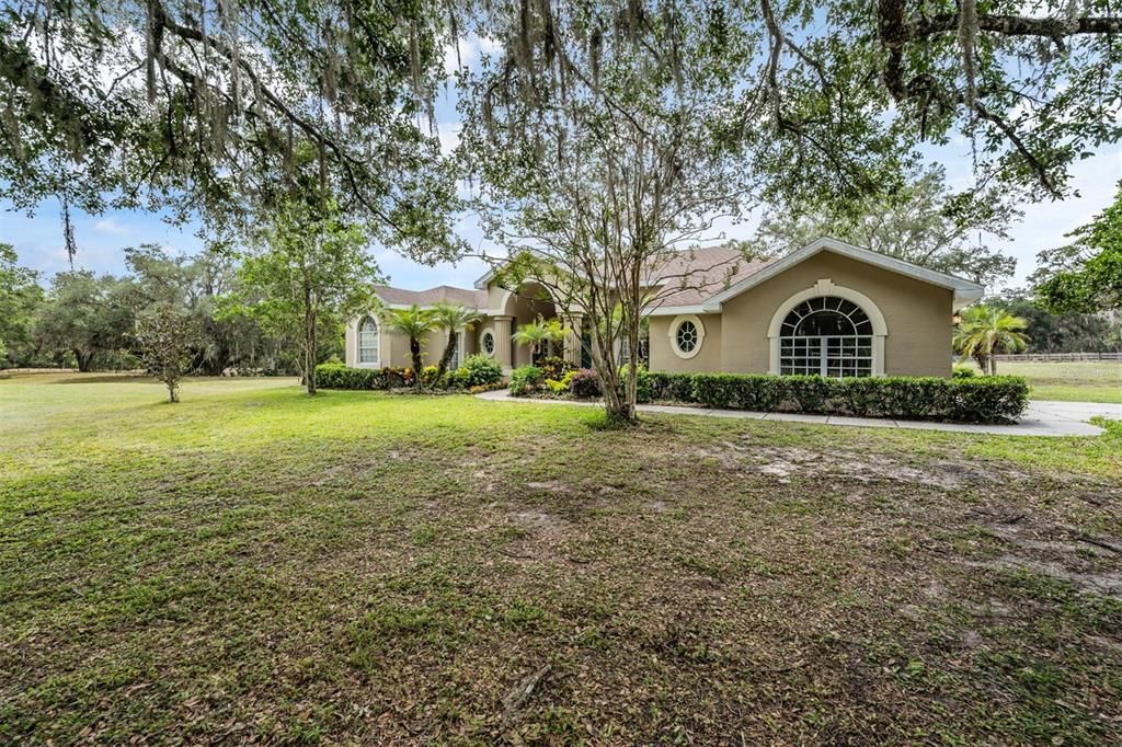 For Sale: $999,990 (3 beds, 2 baths, 3042 Square Feet)