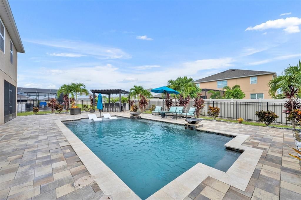 Active With Contract: $779,900 (5 beds, 3 baths, 4768 Square Feet)