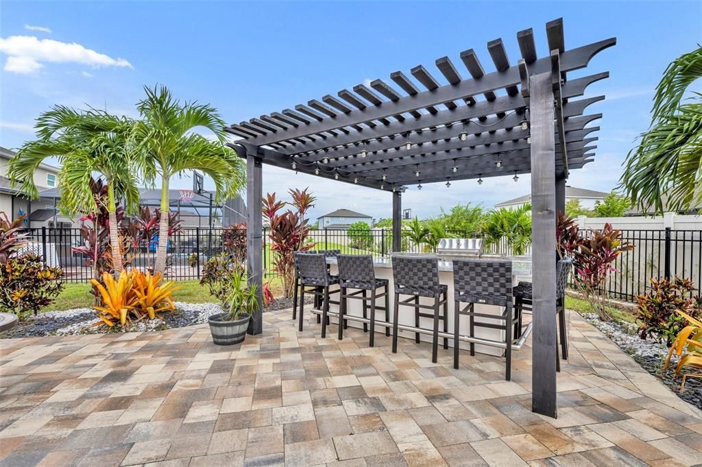 Active With Contract: $779,900 (5 beds, 3 baths, 4768 Square Feet)